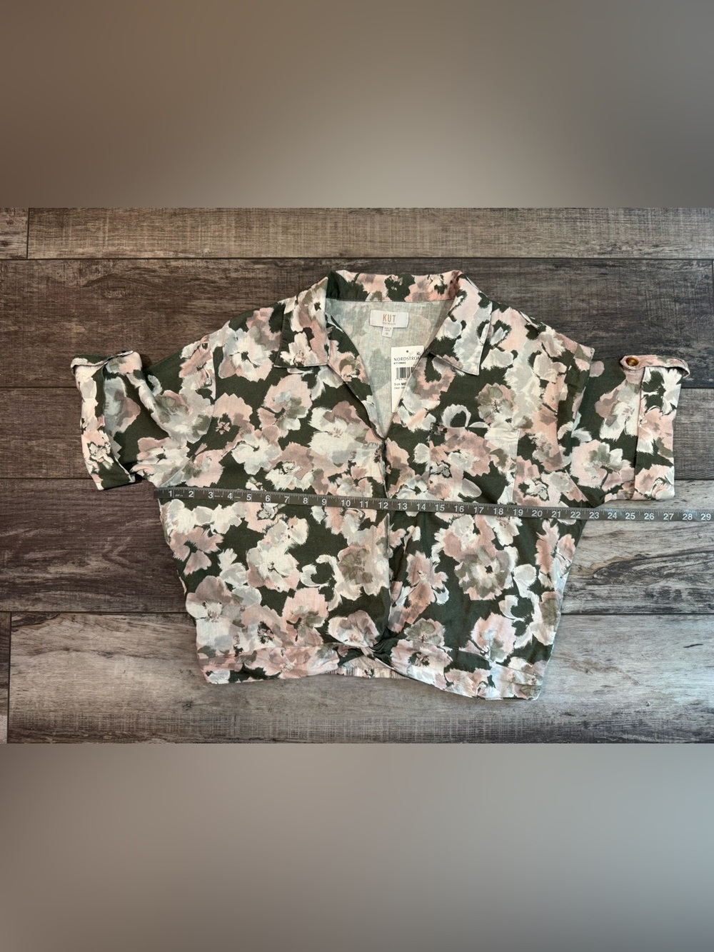 Nwt Kut from the Kloth Olive and Blush Floral Button-Front Short Sleeve Top - Picture 7 of 10